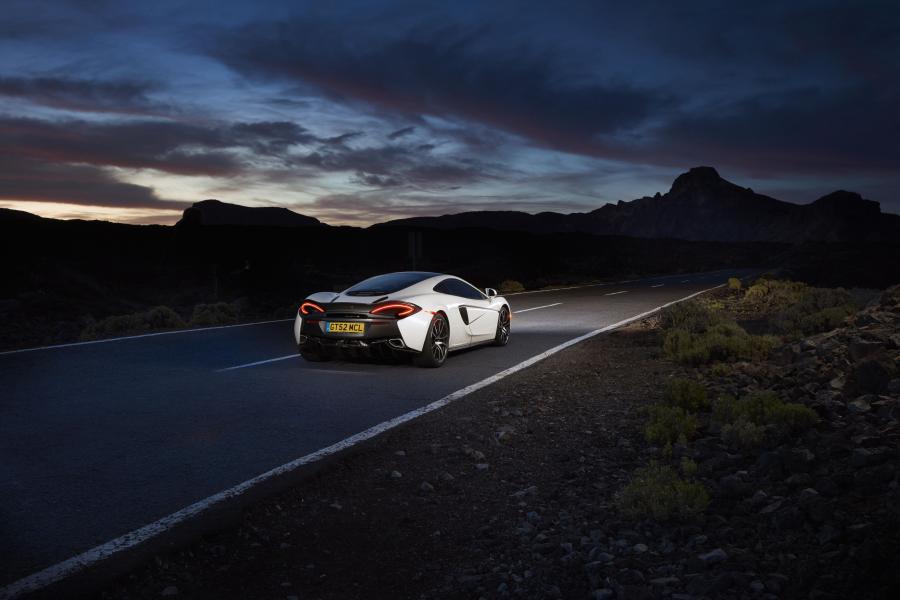  McLaren 570GT 2016 года  (UK) (фото 32 из 125)
